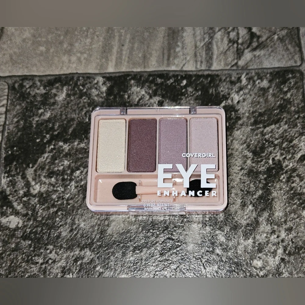 COVERGIRL Eye Enhancer Eyeshadow Quad- Pure Romance BNIB 0.19oz
